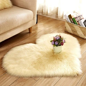 Kalp Desen Uzun Tüylü Yumuşacık Premium Kuzu Post Peluş Halı Krem