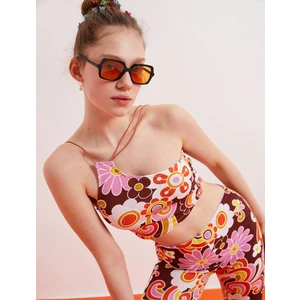 Asimetrik Kolsuz Crop Atlet