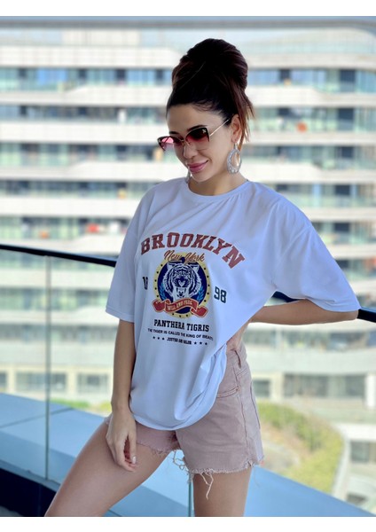 Kadın Beyaz Brooklyn Tiger Baskılı T-Shirt fiyatları