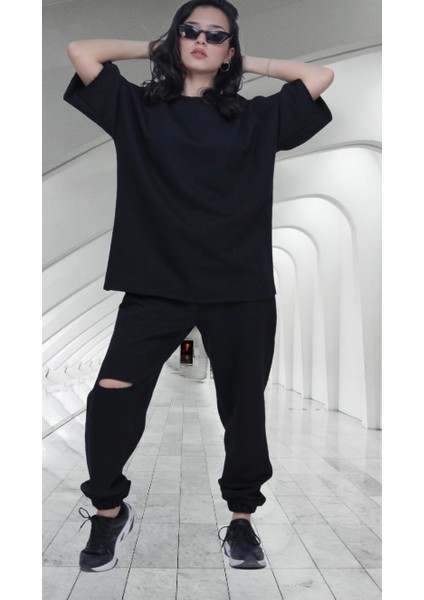 Kısa Kollu Yazlık Diz Yırtık Detaylı Oversize Dış Mekan Kadın Eşofman Takımı