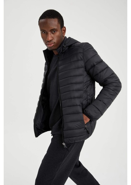 Slim Fit Kapüşonlu Su İtici Isı Yalıtımlı Şişme Mont N4661AZ22SP fırsatları