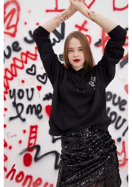 Keith Haring Oversize Fit Kapüşonlu Sweatshirt X4487AZ22SP modelleri