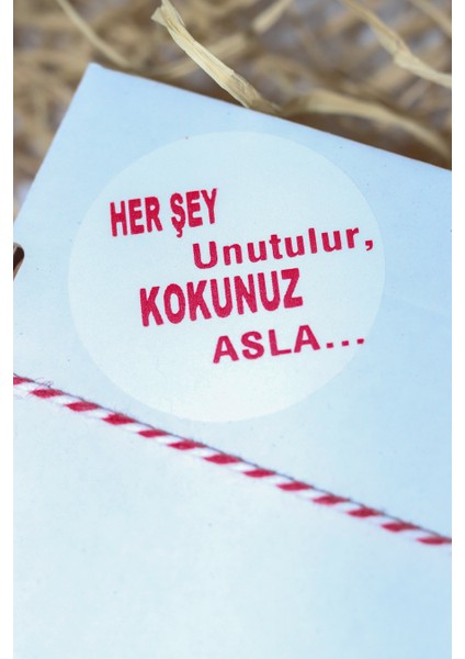 Herşey Unutulur Kokunuz Asla Beyaz 50 mm Yuvarlak Yapışkanlı Sticker Etiket 100 Adet fiyatları