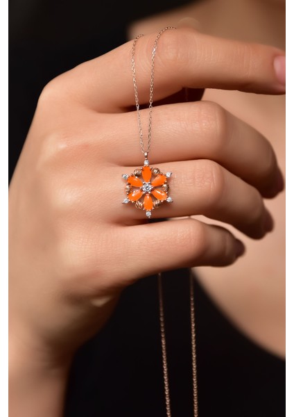 925 Ayar Gümüş Rose Kaplama Dorika Toplu Mineli Kamelya Çiçeği Kolye