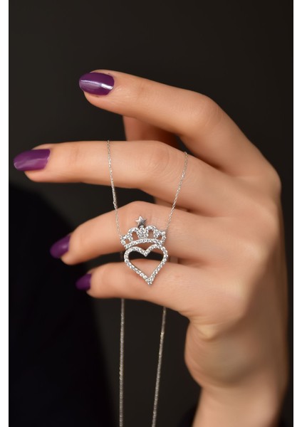 925 Ayar Gümüş Kaplama Zirkon Taşlı Kalpli Kralıçe Tacı Kolye