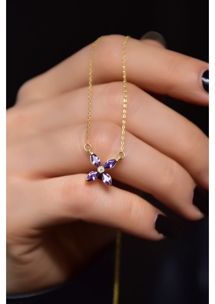 925 Ayar Gümüş Gold Kaplama Mor Zirkon Taşlı Plumeria Kolye