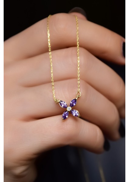 925 Ayar Gümüş Gold Kaplama Mor Zirkon Taşlı Plumeria Kolye