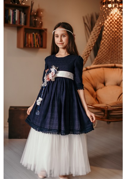 Duvaklı Pamuk Brode ve Tül Detaylı Uzun Şık Elbise