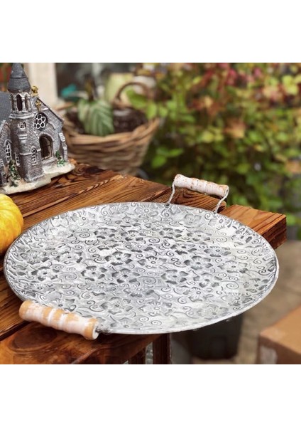 El Işi Yuvarlak Düz Metal Plaka Retro Tatlı Kek Ekmek Plaka Ahşap Kolları ile Dekoratif Antika Servis Tepsisi Restoran | Depolama Tepsileri (Ler) (Yurt Dışından) modelleri