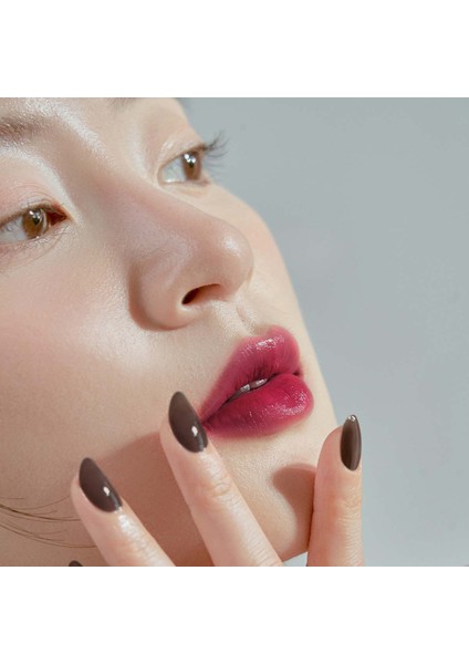 Nemli ve Parlak Görünüm Sağlayan Dewy Ful Water Tint Berry Divine modelleri