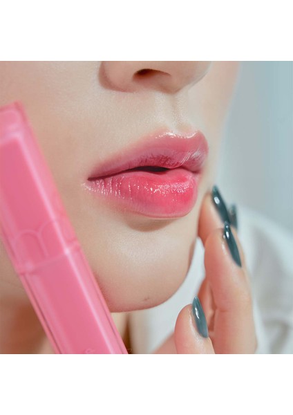 Nemli ve Parlak Görünüm Sağlayan Dewy Ful Water Tint Taffy