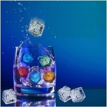 Megaw LED Işıklı Buz Küpleri 12 Adet Rgb-