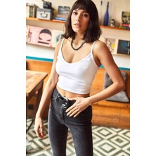 Siyah Kadın Beyaz Askılı Likralı Örme Kaşkorse Crop Bluz - GİY00107