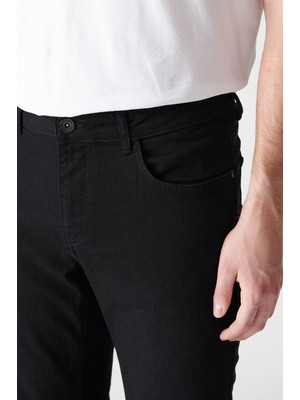Avva Erkek Siyah Eskitme Yıkamalı Likralı Slim Fit Jean Pantolon E003512