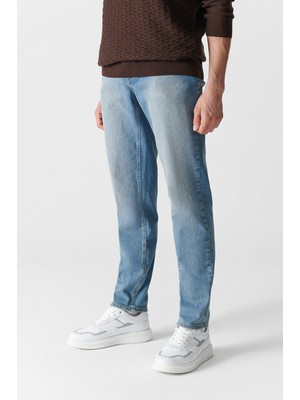 Avva Erkek Açık Mavi Eskitme Yıkamalı Likralı Slim Fit Jean Pantolon E003520