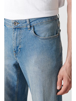 Avva Erkek Açık Mavi Eskitme Yıkamalı Likralı Slim Fit Jean Pantolon E003520