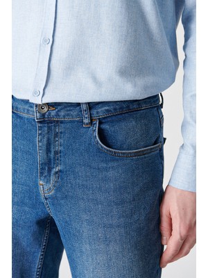 Avva Erkek Mavi Eskitme Yıkamalı Likralı Slim Fit Jean Pantolon E003521