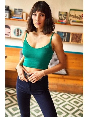 Siyah Kadın Yeşil Askılı Likralı Örme Kaşkorse Crop Bluz - GİY00107