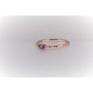 Fasek Gold Minimal Altın Yüzük - 14 Ayar Altın Dövme Mekik Ametist Taşlı Minimal Altın Yüzük - Hediyelik Yüzük