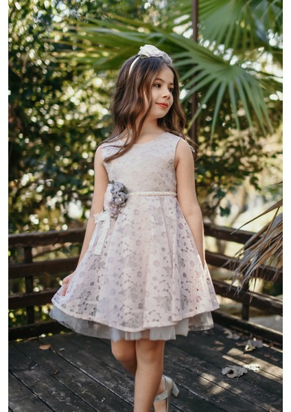 Işleme Kemerli, Sırtı Çiçek Detaylı, Tamamı Dantel Elbise fiyatları