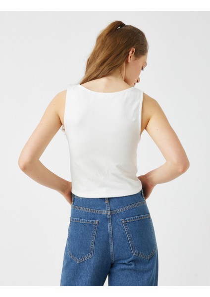 Cut-Out Detaylı Atlet