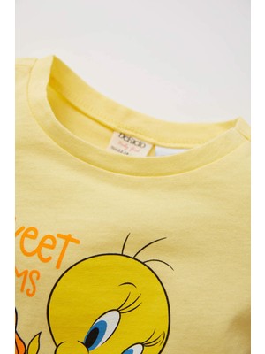 DeFacto Kız Bebek Looney Tunes Lisanslı Regular Fit Yeni Doğan Pamuklu Kısa Kollu Şort Pijama Takım X8933A222SM