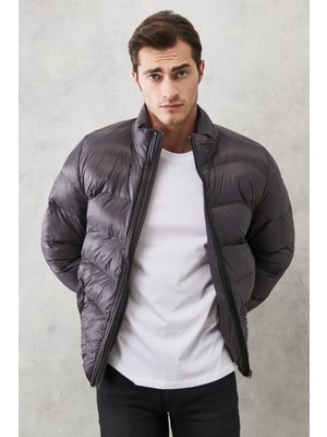 Altınyıldız Classics Erkek Antrasit Standart Fit Normal Kesim Soğuk Geçirmez Casual Mont