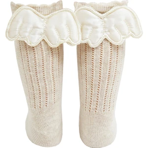 Kanat Aksesuarlı Dizaltı Bebek Çorabı