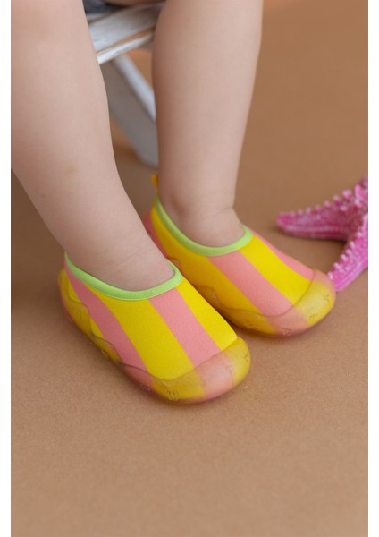 Turuncu Kız Çocuk Kaydırmaz Tabanlı Deniz Ayakkabısı