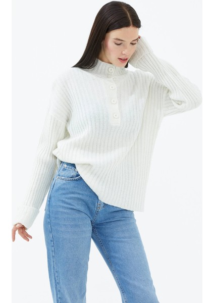 Yarım Balıkçı Yaka Düğmeli Kazak - Kemik