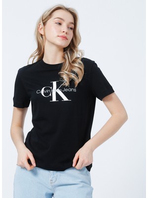 Calvin Klein Kadın Core Monologo Regular T-Shirt