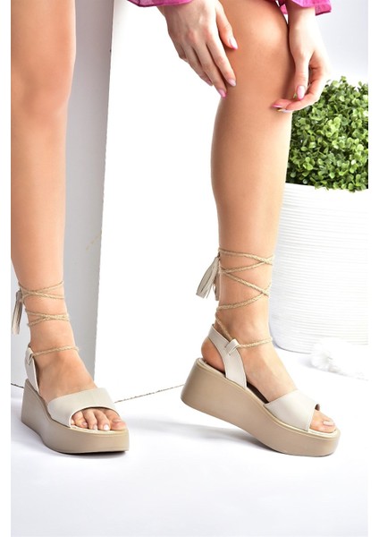 Ten Kalın Tabanlı Bilekten Bağlamalı Kadın Sandalet M996180409 fiyatları