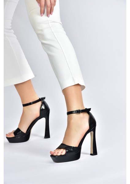 Siyah Rugan Topuklu Kadın Ayakkabı K404580108 fiyatları