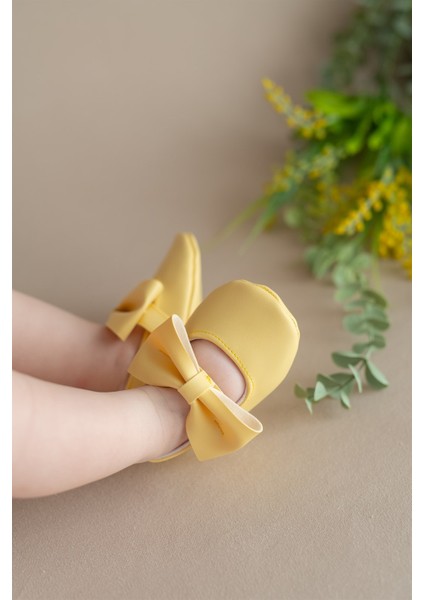 Sarı Kız Bebek Suni Deri Fiyonklu Babet Patik