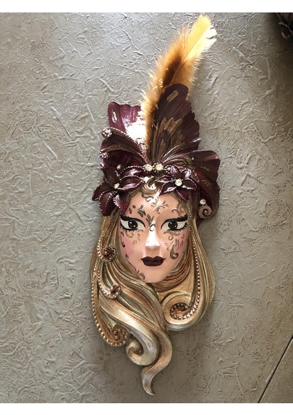 Kraliçe Maske