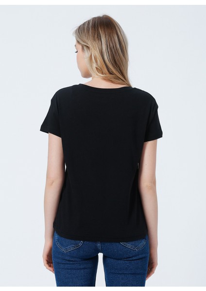 222 LCF 242010 Bisiklet Yaka Normal Kalıp Baskılı Siyah Kadın T-Shirt fırsatları