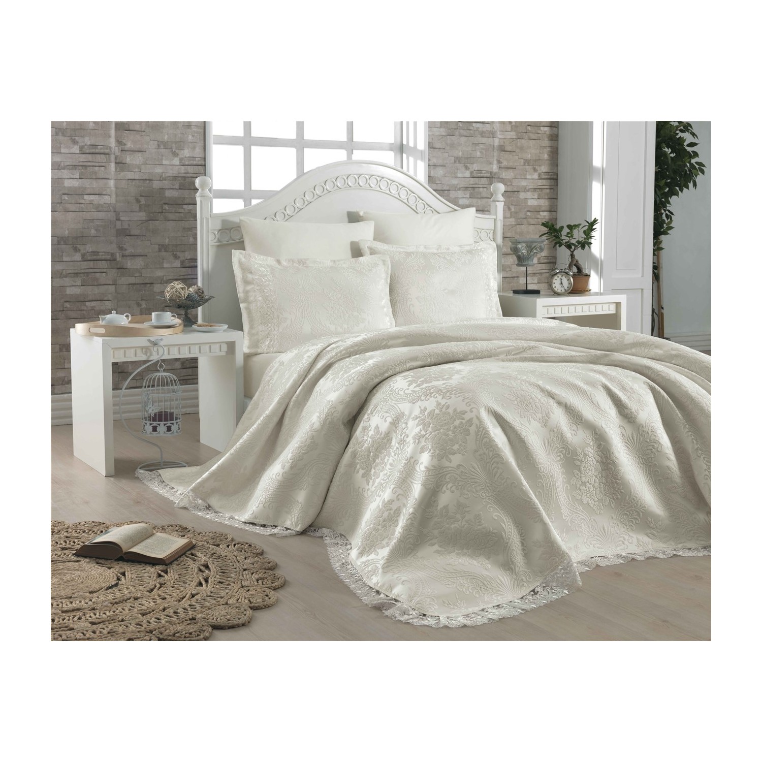 Dantela Vita Jakarlı Çift Kişilik Yatak Örtüsü Ilgaz Dantela Vita Jakarlı Çift Kişilik Yatak Örtüsü Ilgaz