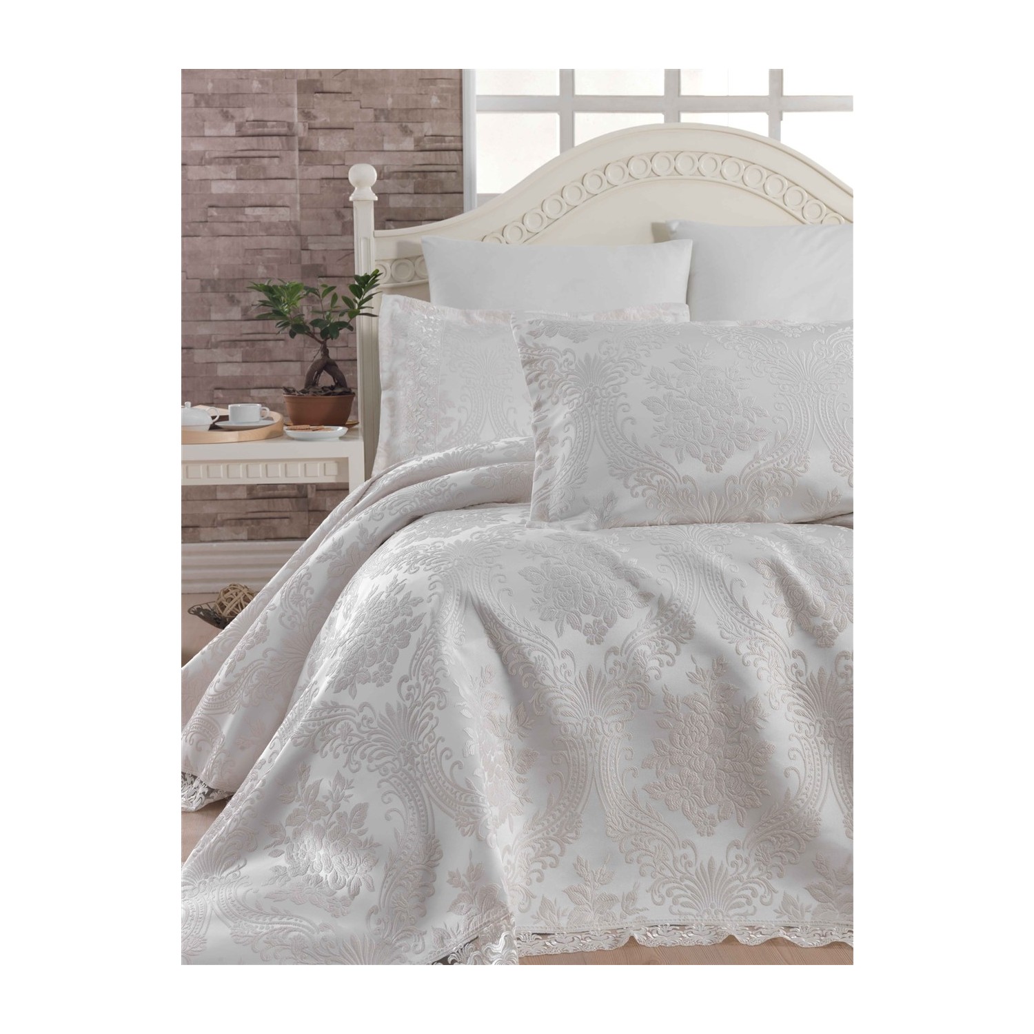 Dantela Vita Jakarlı Çift Kişilik Yatak Örtüsü Ilgaz Dantela Vita Jakarlı Çift Kişilik Yatak Örtüsü Ilgaz