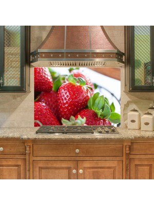 Tilki Dünyası Mutfak Ocağı Arkası Enfes Çilekler Sticker