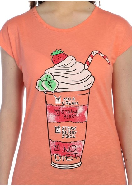 3021 - Turuncu Kadın Milkshake Desenli Baskılı Tshirt fırsatları