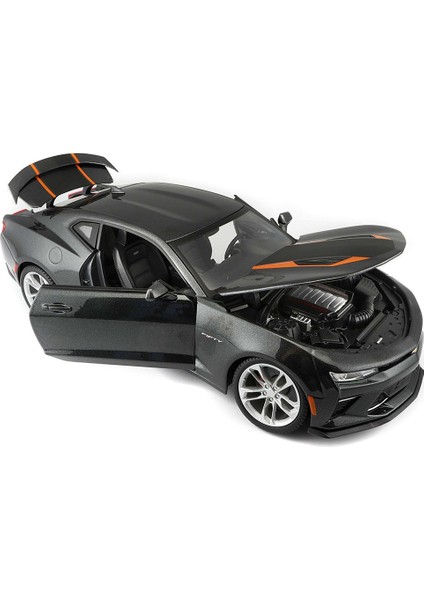 Special Edition 2017 Chevrolet Camaro Fifty 1:18 Model Ara modelleri