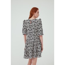 Sateen Bisiklet Yaka Desenli Gofre Elbise - Ekru