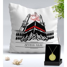 BK Kişiye Özel Kabe Temalı Yastık ve Kabartmalı Gold Ayetel Kürsi Kolye Seti
