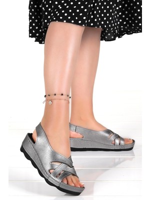 Woggo Ary 37-759 Günlük 5 cm Topuk Bayan Sandalet Terlik Kurşun
