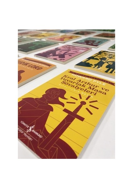 Çocuk Klasikleri Serisi Set 44: Uğultulu Tepeler - Tuhaf Bir Yılbaşı Öyküsü - Değirmenden Mektuplar - Deniz Kurdu - 20'li fiyatları