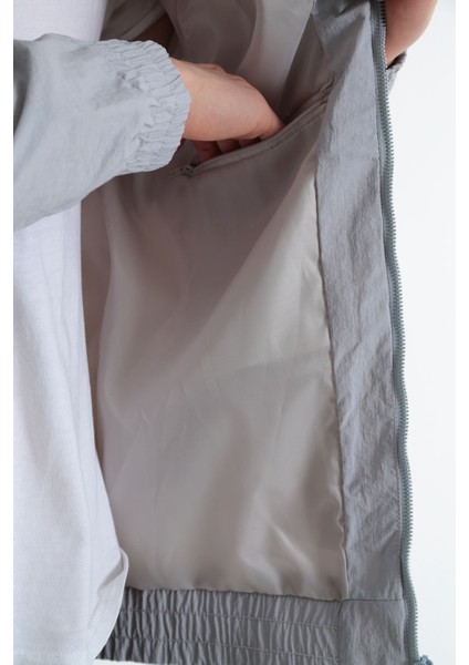 Erkek Açık Gri Kapüşonlu Krinkıl Hafif Baharlık Ceket fırsatları