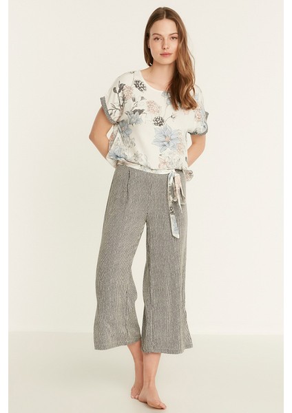Desenli Viskon Kısa Kol Pijama Takım 9081 Ekru