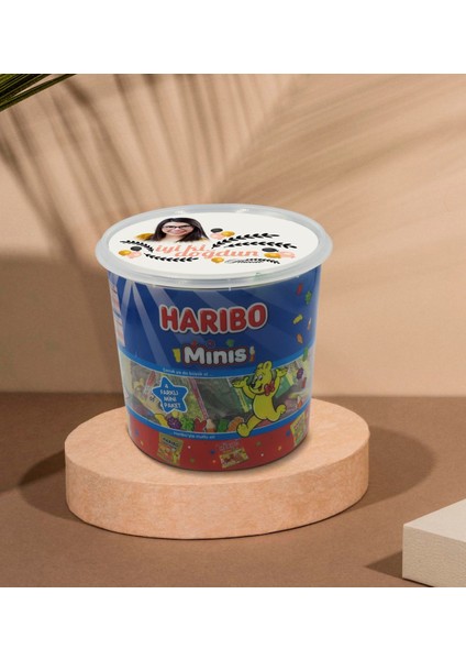 Kişiye Özel Isimli Fotoğraflı Doğum Günü Tasarımlı Dev Boy Haribo Minis Kovası (10GX100ADET) Model 26 fiyatları
