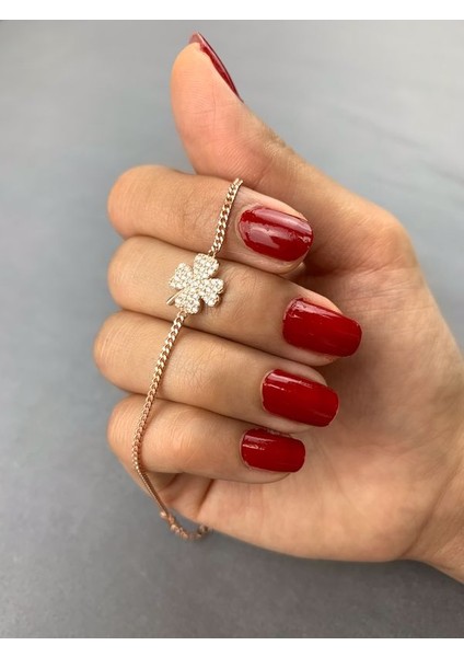 Zirkon Taşlı Yonca Figür Rose Kaplama Gümüş Kadın Bileklik