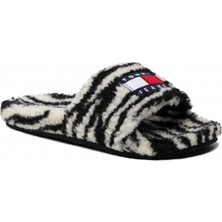 Tommy Hilfiger Kadın Tommy Hilfiger Kadın Wild Animal Printed Pool Slide Terlik EN0EN01668